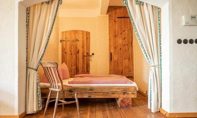 Puddemin Apartment | Rustic Poltenbusch Apartment with Pool & Ocean Views