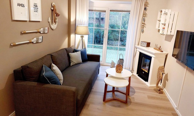 Gollwitz Apartment | Cozy Oceanfront Apartment "Poeler Strandfloh" Awaits You