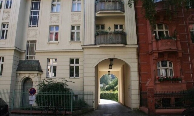 Brandenburger Vorstadt Apartment | Family-Friendly Vacation Apartment in Potsdam with Pool