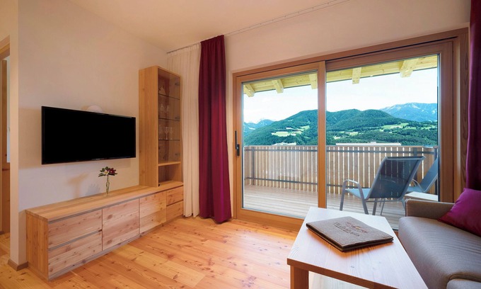 Feldthurns Apartment | Idyllic "Teutenhofer Zwetschge" Apartment with Mountain Views