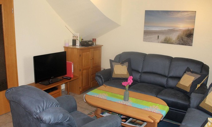 Werdum Apartment | Pet-Friendly Retreat at "To Huus" Near Haustierpark
