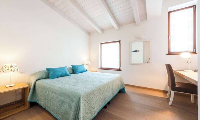 Malcesine Old Town Apartment | Scenic Vacation Apartment “Vecchio Frantoio” with Views