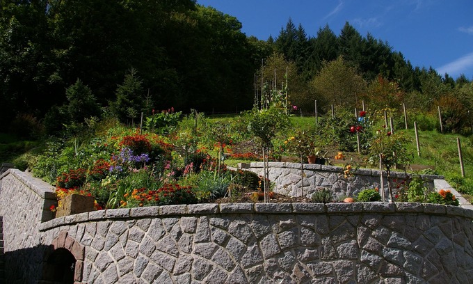 Ottenhofen im Schwarzwald Apartment | Ideal Getaway: Family-Friendly Apartment with Balcony