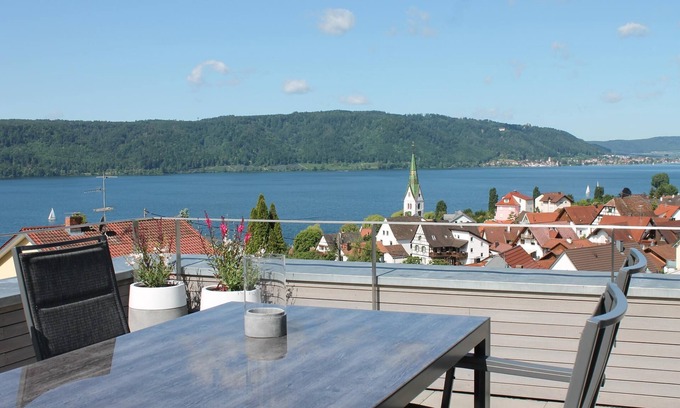 Sipplingen Apartment | Guest Rated 10/10: Vacation Apartment Weinlaube Retreat