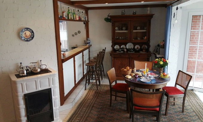 Leezdorf Apartment | Cozy Vacation Apartment with Private Terrace & Ocean View