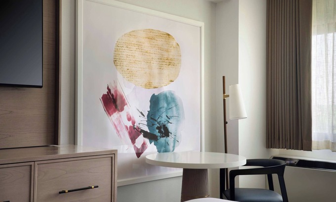 White Plains Hotel | Unforgettable Getaway: Pet-Friendly Units with Free Shuttle
