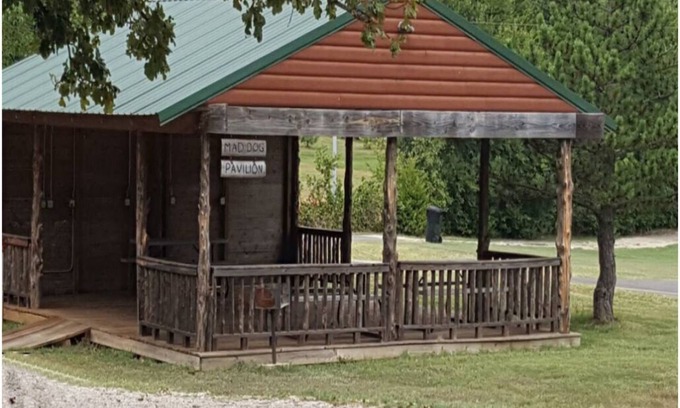 Sulphur Cabin | Relaxing Cabin Retreat at Lake of the Arbuckles - 9.6/10