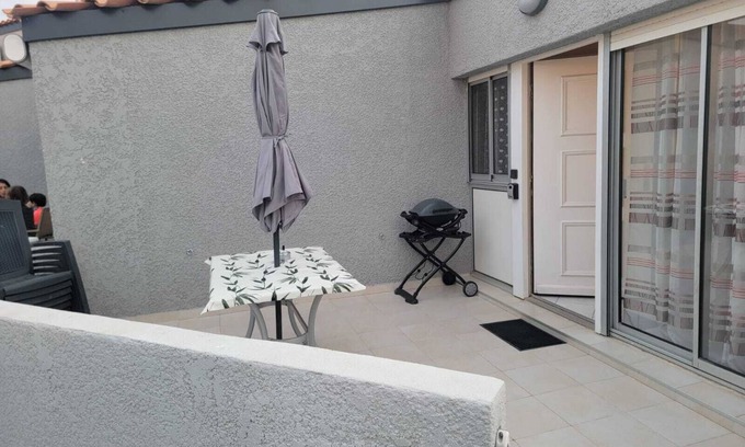 Saint-Cyprien Plage Cabin | Vacation cottage air conditioning swimming pool parking on Saint-Cyprien beach