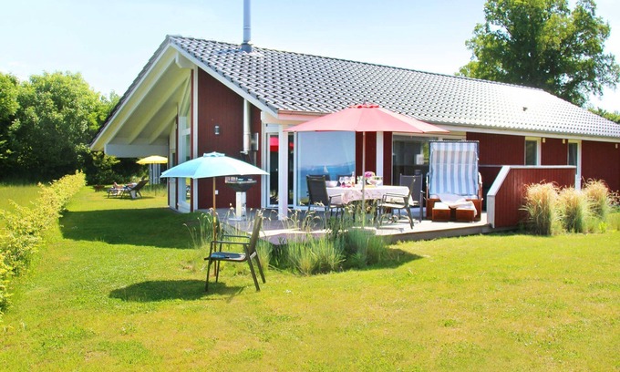Nieby House | Oceanfront Holiday House Jerup with Spa and Hot Tub