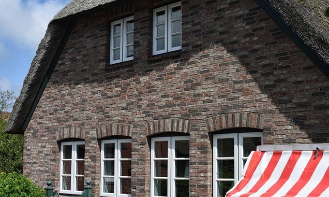 Suderende House | Pet-Friendly Ocean View Cottage in Olersem, Germany