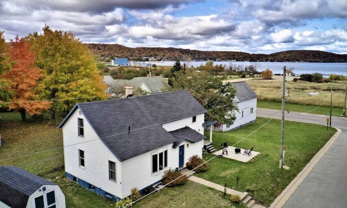 Munising Cottage | Idyllic Cottage with Lake Superior Views and Pool Access