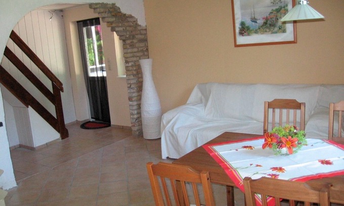 Wenkendorf Apartment | Cozy Apartment for 2 in Fehmarn with Kitchen & Pet Friendly