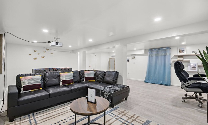 Bayonne Apartment | Vacation Duplex Home Near NYC and Airport– with Movie Theater and Gym