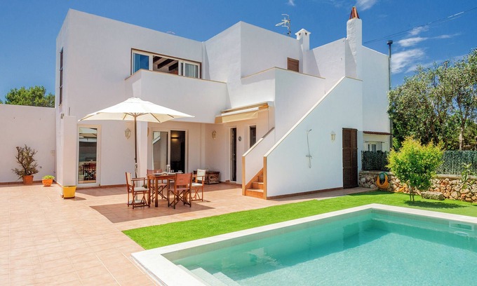 Son Carrio Villa | Villa Payu: Oceanfront Apartment with Pool & Spa Amenities