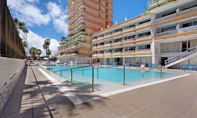 El Madronal Apartment | Cozy Vacation Home "Playa Honda" with Pool & Ocean View