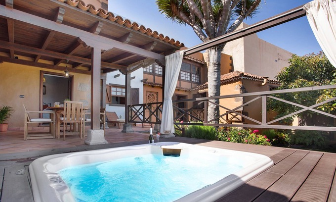 San Juan de la Rambla House | Beautiful 'La Casona De La Rambla' with Ocean View & Garden