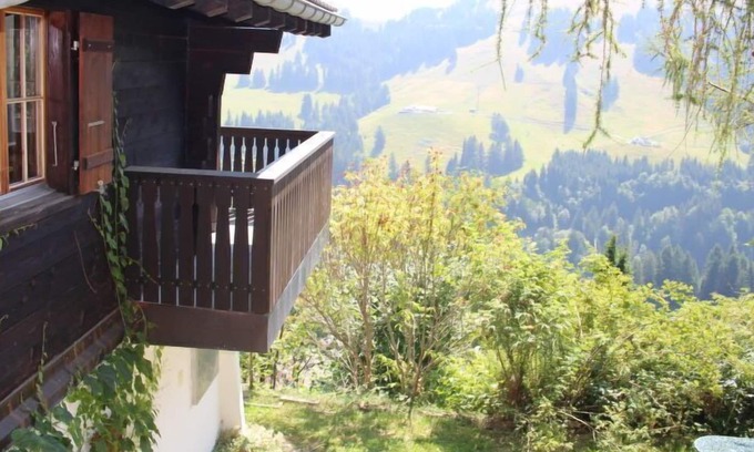 Moleson House | Vacation home Chalet 1628 in Moléson-sur-Gruyères - 8 persons, 4 bedrooms