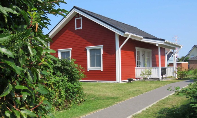 Hollern House | Cozy Cottage 2 in Nordland with Pool & Ocean Views
