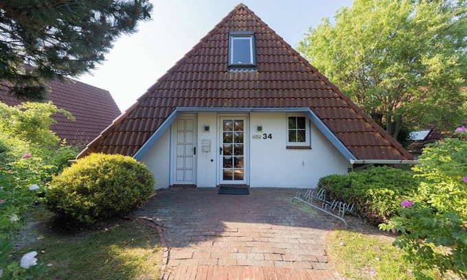 Dorumer Neufeld House | Vacation home Knechtsand 34, idyllic and close to the beach.
