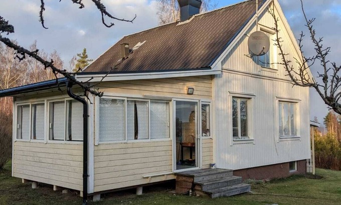 Mellerud O House | Vacation home on Lake Vänern, pets welcome