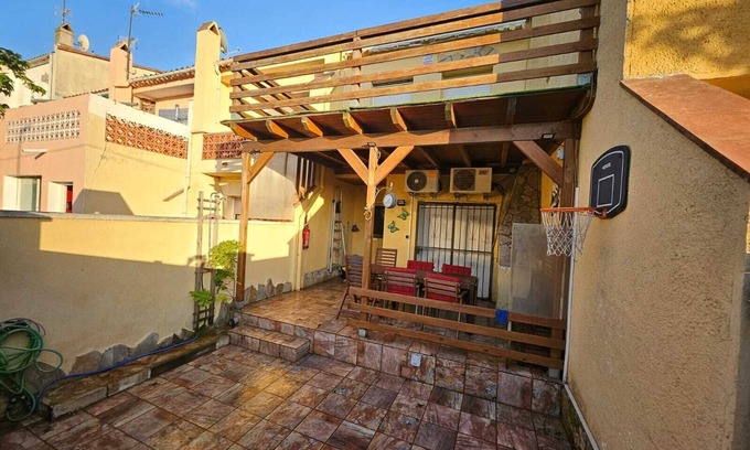 Castello d'Empuries House | Charming Casa Empuriabrava with Private Terraces & Garden