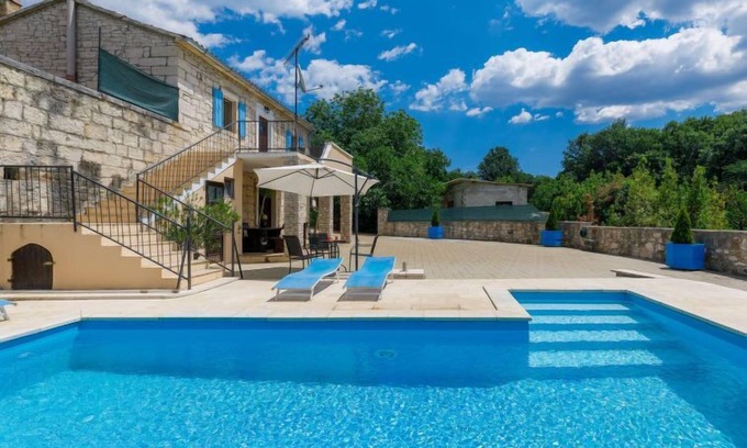 Kircija House | Family-Friendly Vacation Home Šterna with Ocean View & Pool