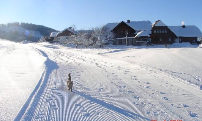 Gossenberg Apartment | Comfortable 2-Bedroom Vacation Home in Hirzhof