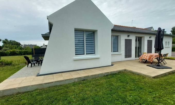 Penmarch House | Vacation home 200 m from the sea KÉRITY PENMARCH full foot quiet bright