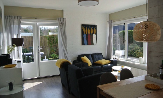 Municipality of Noordwijk House | Inviting 2-Bedroom Vacation Home with Breakfast & Kitchen