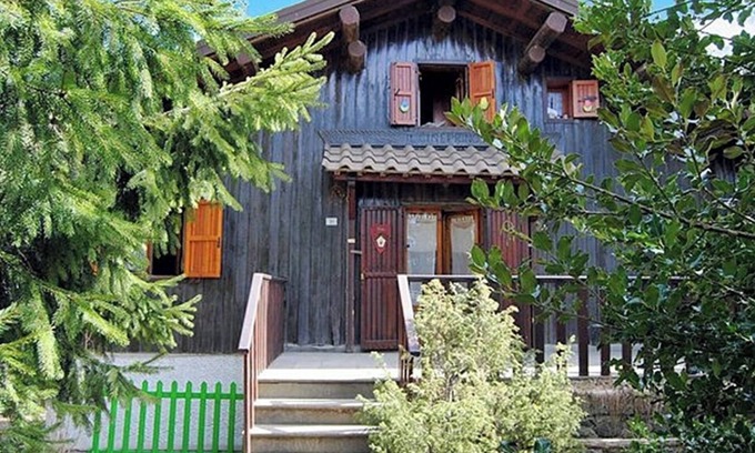 Montemignaio Ski Chalet | Delightful Chalet Gineprino with Private Terrace & Garden