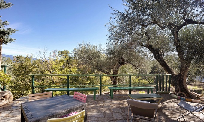 Dolceacqua House | Vacation home 'Casetta Maduneta' with a sea view and garden; pets allowed