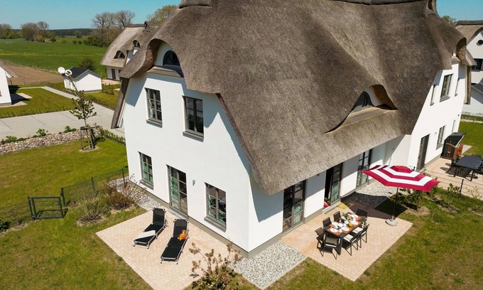 Stolpe auf Usedom Apartment | Pet-Friendly Ole Bull 15: Cozy Vacation on Usedom Island