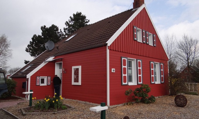 Westoverledingen House | Ideal Vacation Home "achtein" with Ocean View & Pool