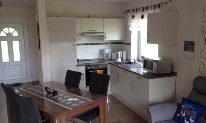 Tannenhausen House | Lake View Retreat: Guest Rated 10/10 with Oceanfront Access
