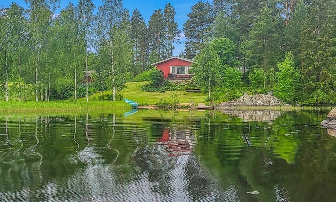 Nilsia House | Relaxing Vacation Home Ellilä with Lake View & Spa
