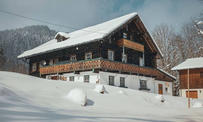 Sankt Martin am Tennengebirge House | Vacation home for 10 guests with 180m² in Lammertal (273729)