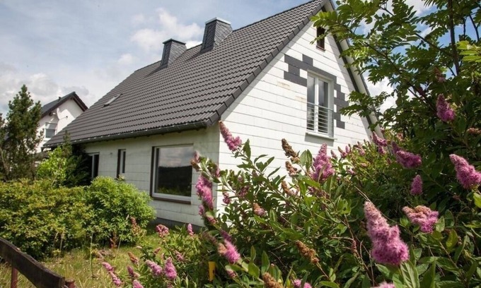 Langewiese House | Cozy Winterberg Vacation Home for 10 Guests with Kitchen