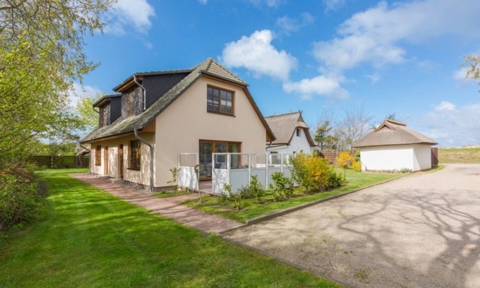 Ostseebad Dierhagen House | Cozy Oceanfront Vacation Home for 4 Guests in Dierhagen