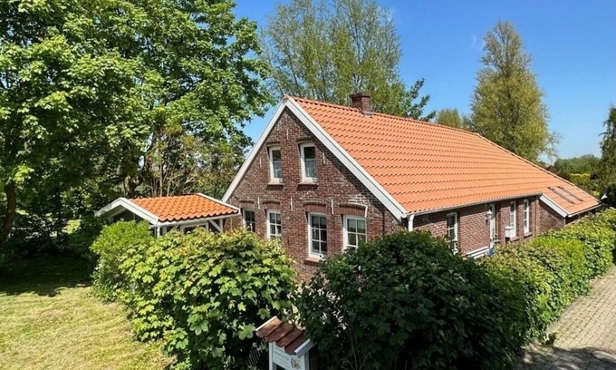 Altfunnixsiel House | Cozy Oceanfront Retreat for 4 Guests in Wittmund