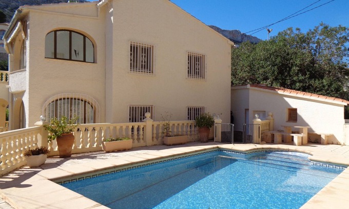 La Canuta House | Ideal Vacation Home for 4 with Private Pool & Spa