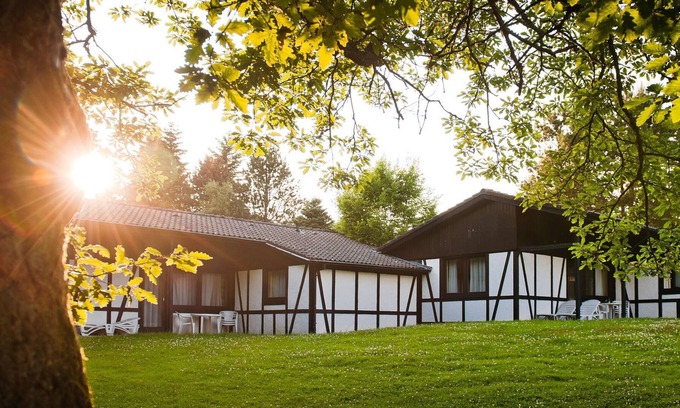 Eifel-Ferienpark Daun House | Cozy Vacation Retreat for 5 with Pool & Ocean View