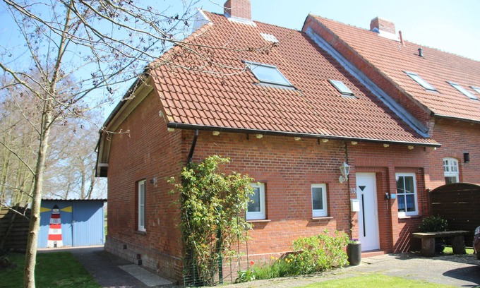 Hagermarsch House | Ideal Vacation Home for 6 Guests in Hagermarsch, Ocean View