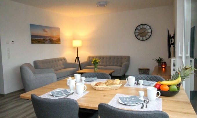 Barssel House | Ideal Oceanfront Vacation Home for 6 in Barßel
