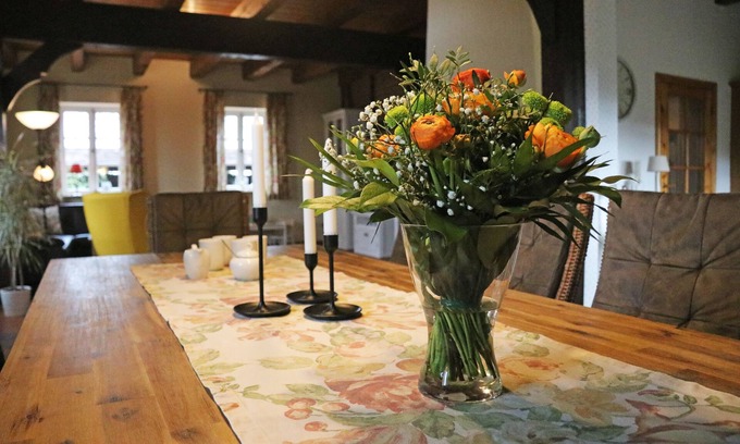 Oerel House | Perfect Vacation Home for 8 Guests with Spa in Oerel
