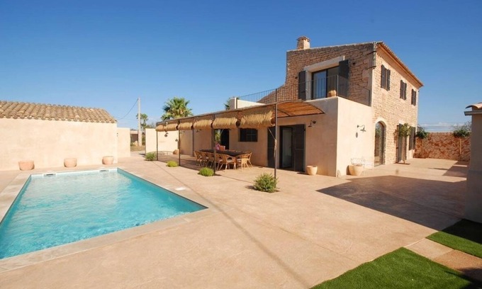Es Llombards House | Spacious Holiday Home for 6 with Pool in Es Llombards