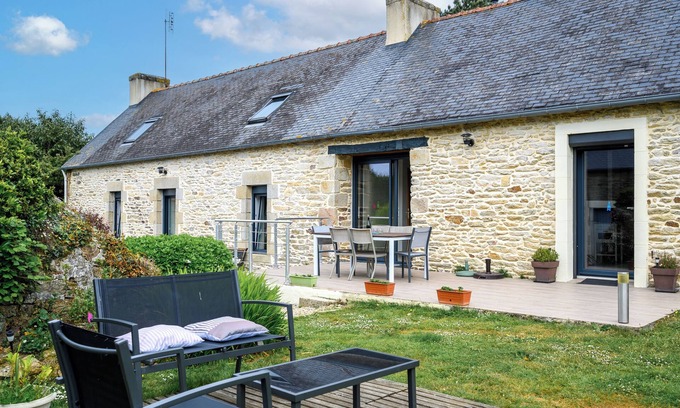 Ploneour-Lanvern House | Experience Gîte Authentique Breton with Ocean View & Terrace
