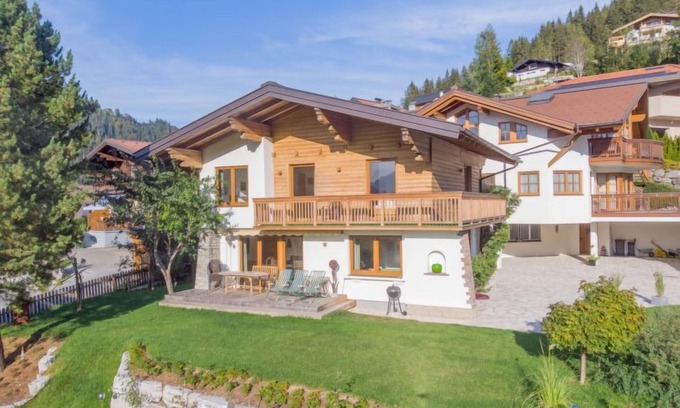 Eben im Pongau House | Relaxing Retreat: Vacation Home Happy with Lake View & Spa