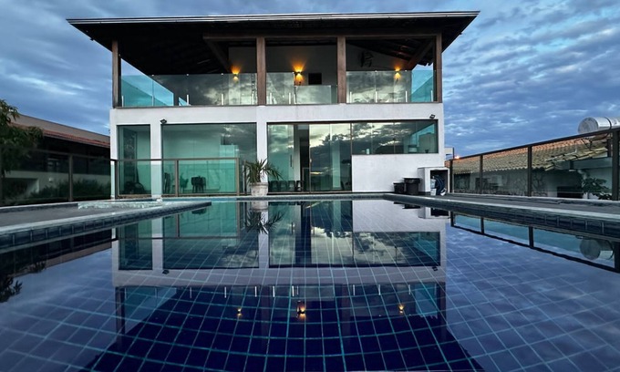 Capitolio House | Idyllic Holiday Home with Breathtaking Lake and Mountain Views