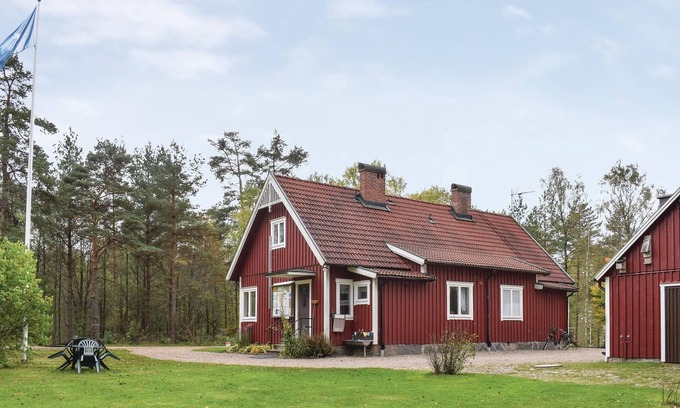 Knared Apartment | Vacation home in Knäred, Halland, only 30 m from the river Venne with fishing possibilities.
