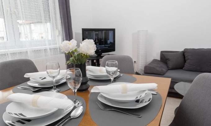 Borovo Apartment | Oceanfront Vacation Home Ivana - Guest Rated 9.8/10